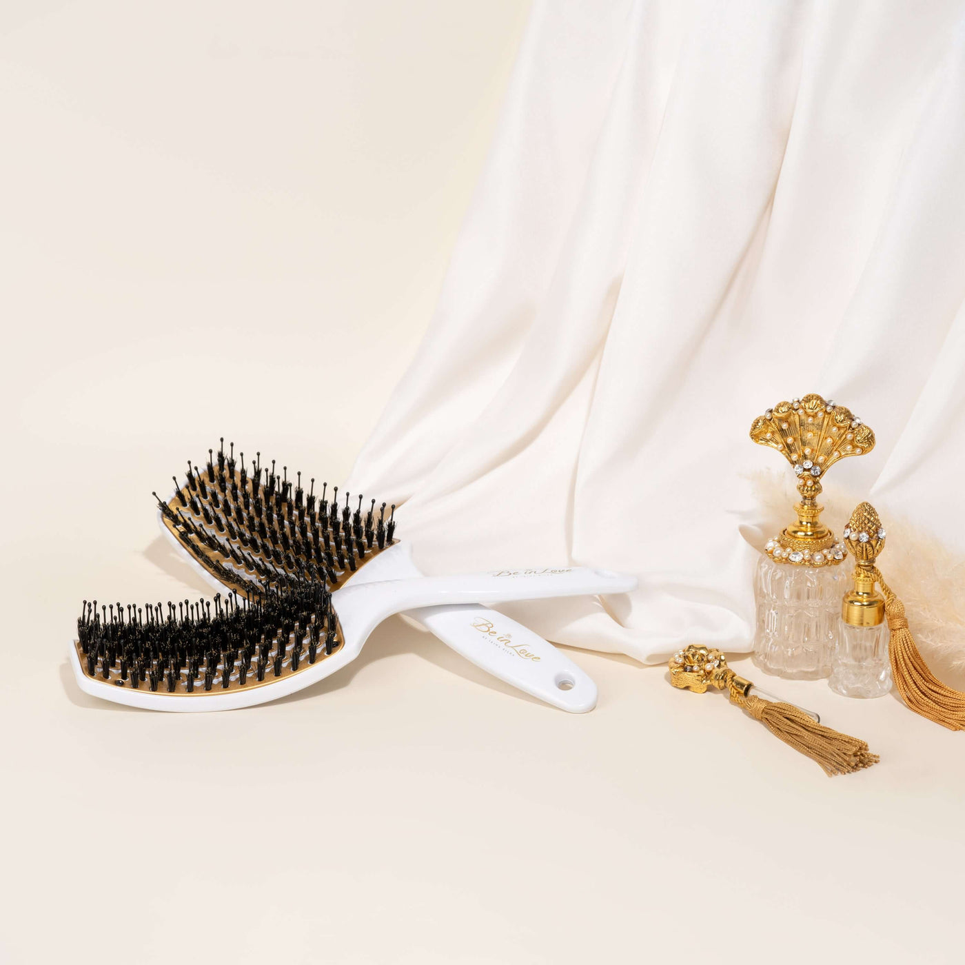 Love Brush ergonomic handle design